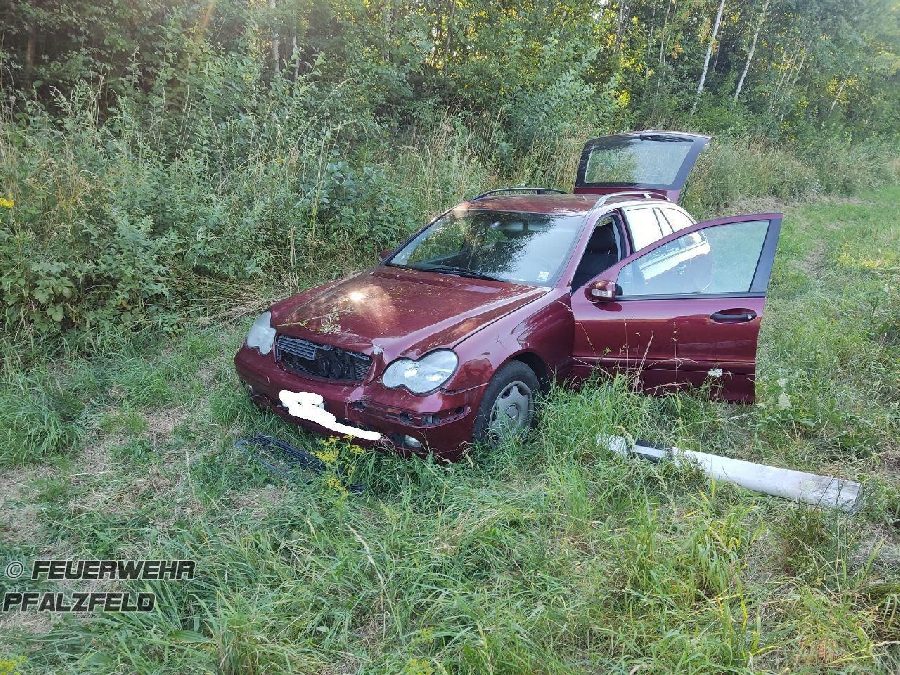 Hilfeleistung - Verkehrsunfall Hilfeleistung - Verkehrsunfall