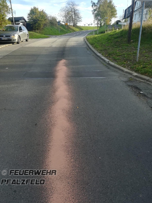 Hilfeleistung - Ölspur Hilfeleistung - Ölspur