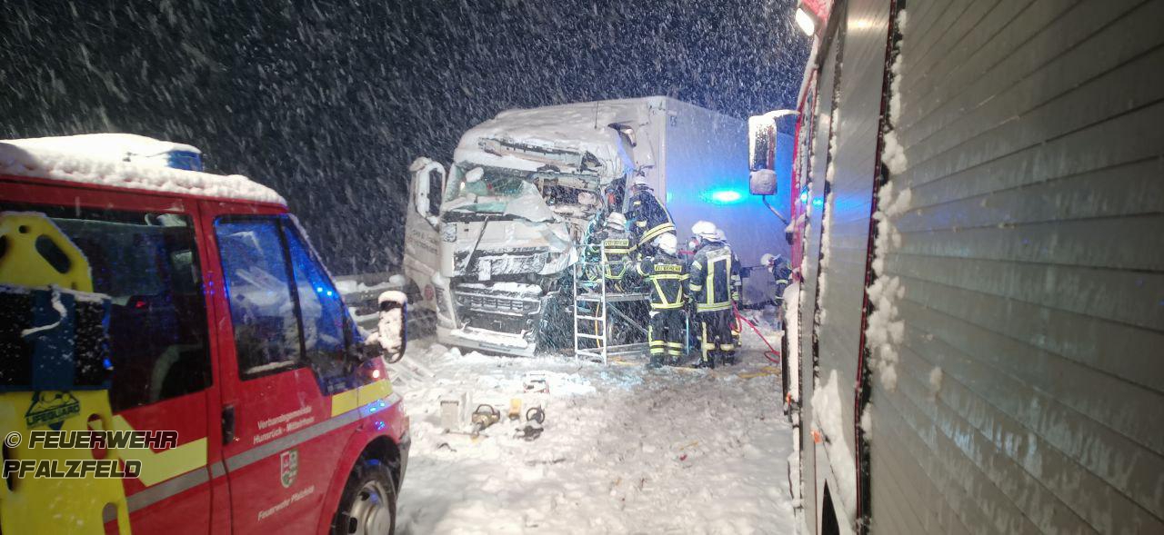 Hilfeleistung - Verkehrsunfall Hilfeleistung - Verkehrsunfall